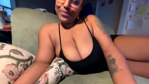 Snapshot of naomigiirl6 chatting on January 31, 4:38 pm Naomigiirl6 online show from January 31, 4:38 pm
