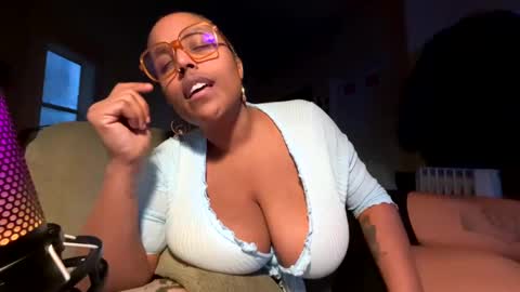 Snapshot of naomigiirl6 chatting on February 25, 12:24 pm Naomigiirl6 online show from February 25, 12:24 pm
