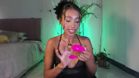 Snapshot of naomii1020 chatting on November 12, 1:17 am Naomii online show from November 12, 1:17 am