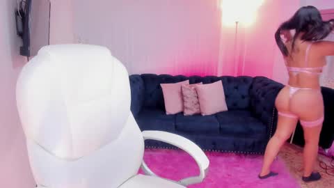 Naomi Campbell online show from February 16, 1:38 pm