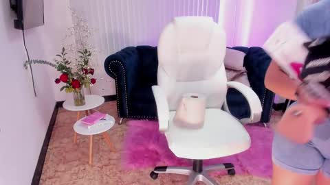 Naomi Campbell online show from February 18, 6:58 pm