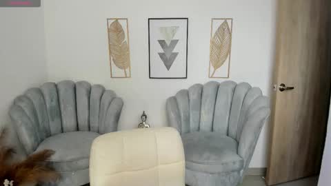 Naomi Campbell online show from October 25, 6:35 pm