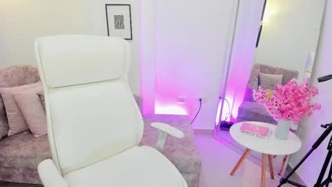 Naomi Campbell online show from November 5, 7:47 pm