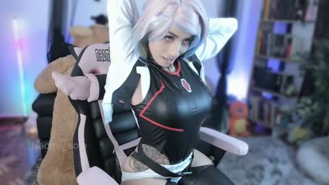 Naomi online show from February 15, 9:00 pm