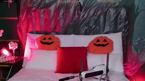 Naomi online show from October 27, 5:44 am