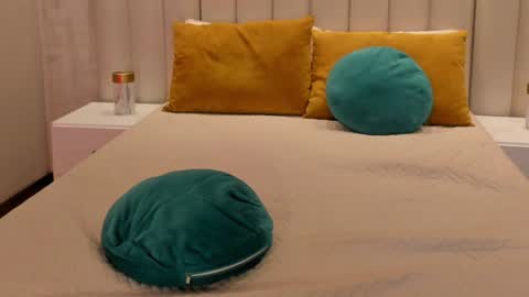 Naomi online show from January 15, 3:29 pm