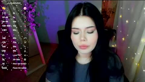 Naomi online show from April 30, 9:15 am
