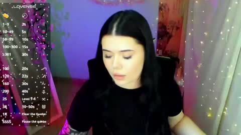 Snapshot of naomivibes chatting on June 25, 9:03 am Naomi online show from June 25, 9:03 am