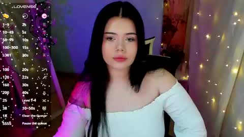 Snapshot of naomivibes chatting on June 26, 6:29 am Naomi online show from June 26, 6:29 am