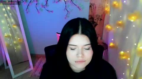 Snapshot of naomivibes chatting on July 25, 7:06 am Naomi online show from July 25, 7:06 am