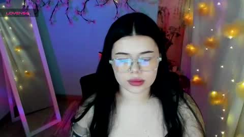 Snapshot of naomivibes chatting on August 3, 6:23 am Naomi online show from August 3, 6:23 am