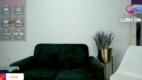 Snapshot of naomixjones1 chatting on January 13, 12:09 am Naomi online show from January 13, 12:09 am