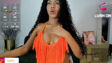 Snapshot of naomixjones1 chatting on February 5, 8:46 pm Naomi online show from February 5, 8:46 pm