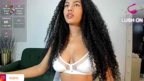 Snapshot of naomixjones1 chatting on March 10, 2:39 am Naomi online show from March 10, 2:39 am