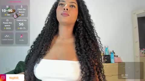 Snapshot of naomixjones1 chatting on September 10, 7:25 pm Naomi online show from September 10, 7:25 pm