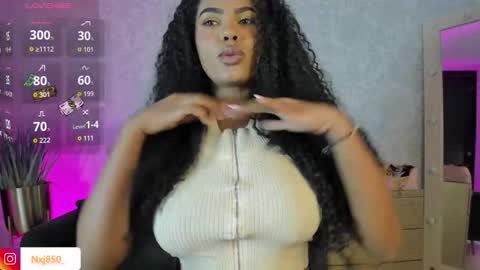 Snapshot of naomixjones1 chatting on October 22, 2:45 am Naomi online show from October 22, 2:45 am