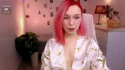 Naomi online show from April 4, 8:28 pm