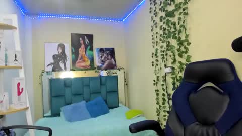 naomy online show from January 25, 11:11 pm