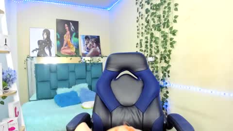 naomy online show from February 9, 1:44 am