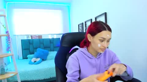 naomy online show from September 22, 7:38 pm