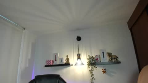 Snapshot of naomy_hot04 chatting on August 4, 10:12 pm naomy online show from August 4, 10:12 pm