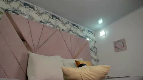 Naomy online show from March 18, 10:57 pm