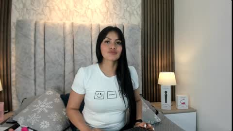 Naomy Smith online show from January 15, 7:23 pm