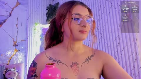 Naomy  online show from April 6, 4:46 am