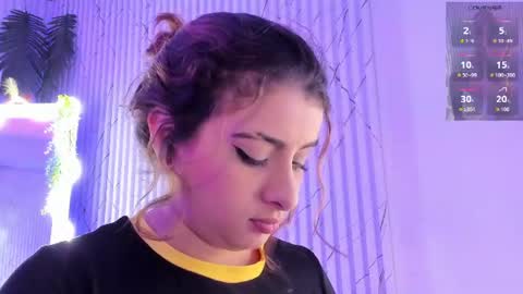 Snapshot of naomy_tay1 chatting on June 18, 9:14 am Naomy online show from June 18, 9:14 am
