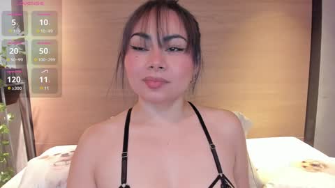 Snapshot of naomymonroe_ chatting on January 2, 9:18 pm Naomy online show from January 2, 9:18 pm