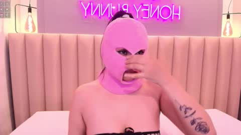 Naomy  online show from November 21, 9:46 pm