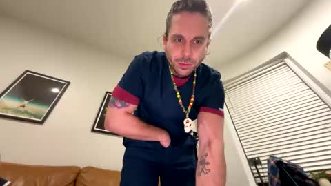 Napolisnaples online show from December 20, 3:02 am