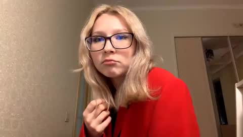 Sarah  online show from March 17, 3:48 pm