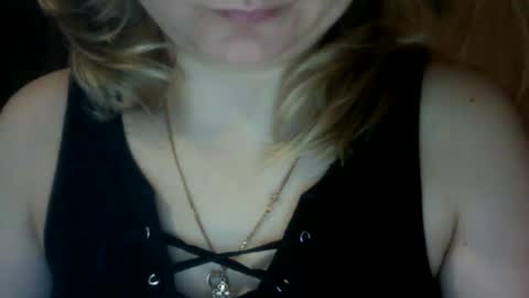 Snapshot of narcisjill chatting on December 20, 6:08 am NarcisJill online show from December 20, 6:08 am