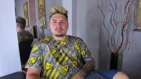 deibyd online show from December 11, 5:43 am