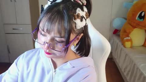 Snapshot of naree_masaki chatting on March 8, 5:28 pm Naree online show from March 8, 5:28 pm