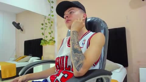 Nascary Fox online show from December 2, 7:20 pm