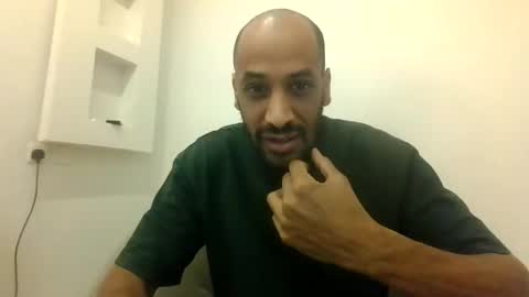 Snapshot of naslikme chatting on April 8, 10:10 pm nas online show from April 8, 10:10 pm