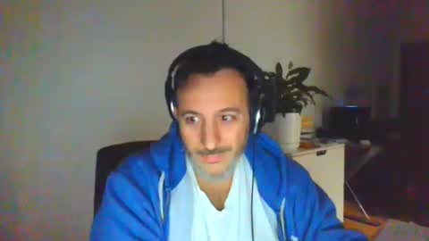 Snapshot of nassobout chatting on December 3, 10:30 pm nassobout online show from December 3, 10:30 pm