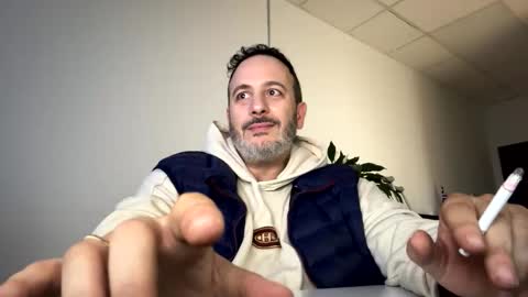 nassobout online show from April 18, 10:08 am