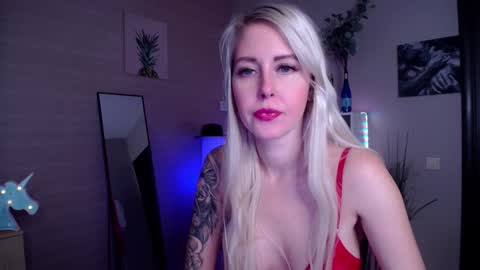 Snapshot of nastasya_cute chatting on December 5, 1:58 am Nastya online show from December 5, 1:58 am