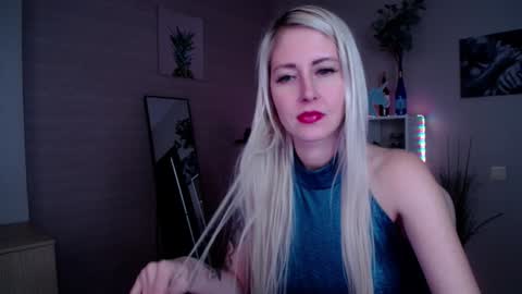 Snapshot of nastasya_cute chatting on December 9, 4:56 am Nastya online show from December 9, 4:56 am