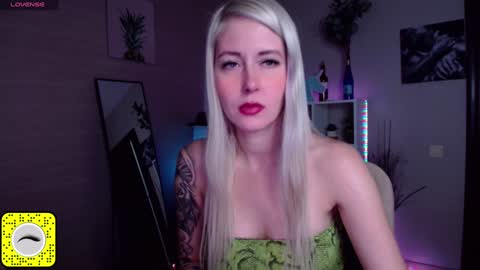 Snapshot of nastasya_cute chatting on January 17, 1:57 am Nastya online show from January 17, 1:57 am