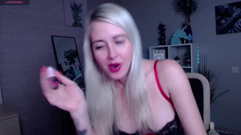 Snapshot of nastasya_cute chatting on February 26, 1:43 am Nastya online show from February 26, 1:43 am