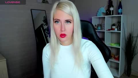 Snapshot of nastasya_cute chatting on October 14, 1:50 am Nastya online show from October 14, 1:50 am