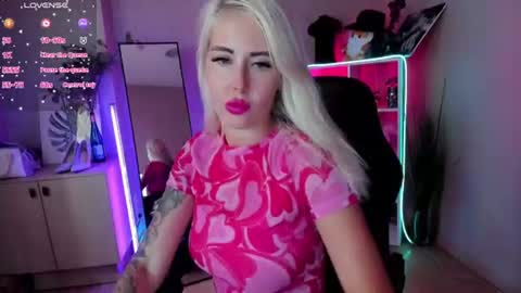 Snapshot of nastasya_cute chatting on July 24, 1:47 am Nastya online show from July 24, 1:47 am