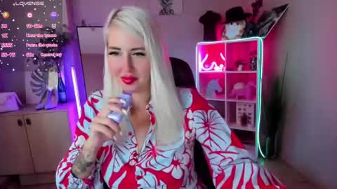 Snapshot of nastasya_cute chatting on July 25, 1:47 am Nastya online show from July 25, 1:47 am