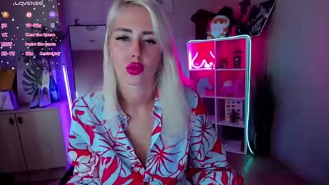 Snapshot of nastasya_cute chatting on July 30, 1:48 am Nastya online show from July 30, 1:48 am