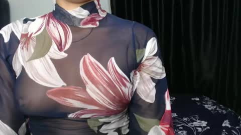 bella online show from December 15, 9:08 pm