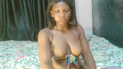 Nastybadgirlxx online show from May 6, 12:43 pm